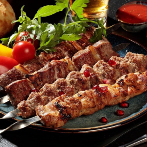 Как вкусно замариновать шашлык из свинины: не все хозяйки знают - повара раскрыли рецепты